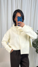 Pull col arrondi avec écharpe