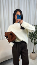 Pull col arrondi avec écharpe