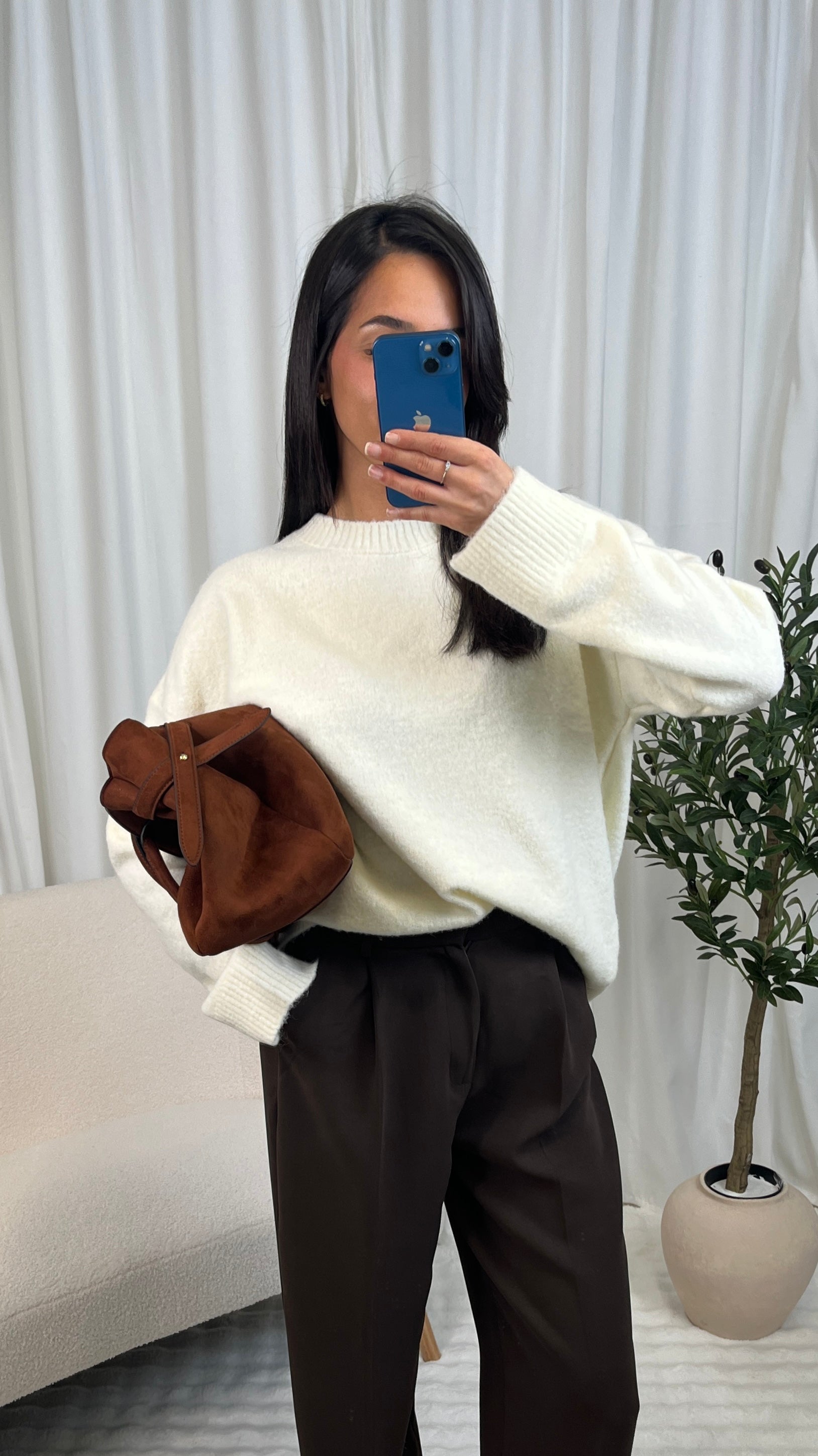 Pull col arrondi avec écharpe