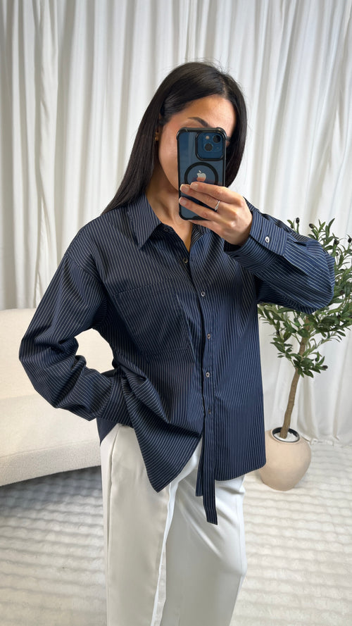 Chemise ample bleu marine à rayures